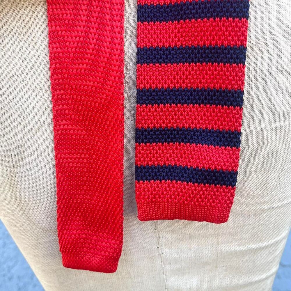 Men's Red Striped Crochet Tie by Rade mod